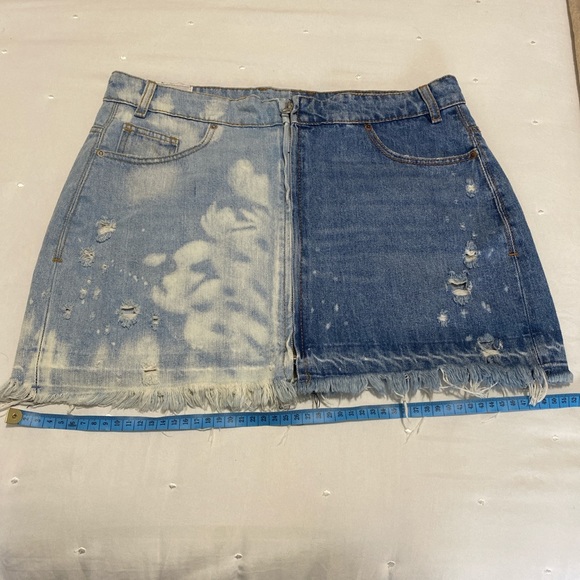 💙DENIM MINI SKIRT💙 - Picture 3 of 4